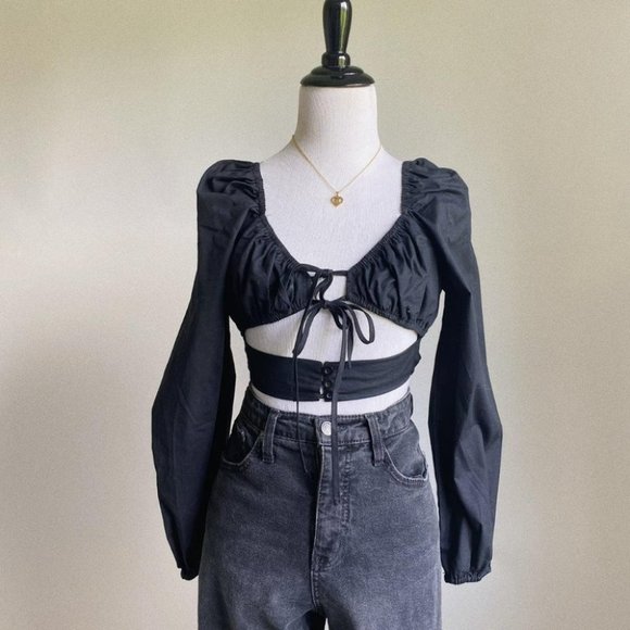 At Our Spot Crop Top (BLACK) - Picture 3 of 4